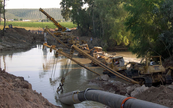 09 Cruce de Guadalquivir, Puesta en zanja